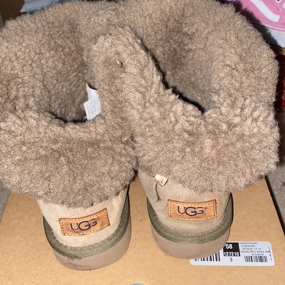 Olive Green Women’s Ugg Bailey Bow II - Picture 4 of 4
